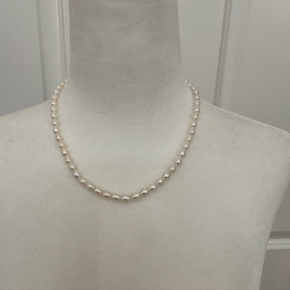 18" Cultured Freshwater Pearl Strand Necklace With T-Bar & Ring Clasps